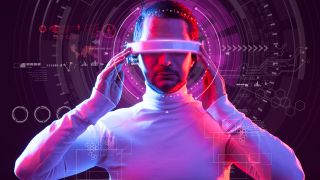 Mann mit futuristischer VR-Smart-Brille vor digitalem High-Tech-Hintergrund (Bild: Colourbox)