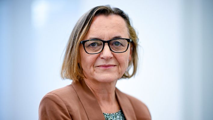 Carmen Scheibenbogen, Leiterin der Immundefekt-Ambulanz an der Charité am 12.09.2023. (Quelle: dpa/Britta Pedersen)