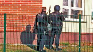 Mann mit Schreckschusswaffe nach Amok-Alarm in Gesamtschule am 08.03.3024 in Märkisch-Oderland festgenommen. (Quelle: TNN)