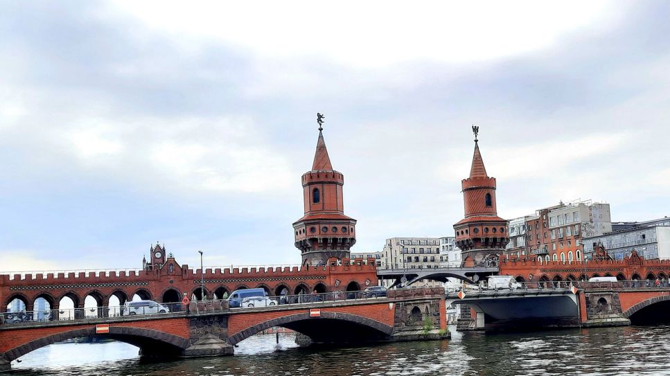 Oberbaumbrücke zwischen Friedrichshain und Kreuzberg