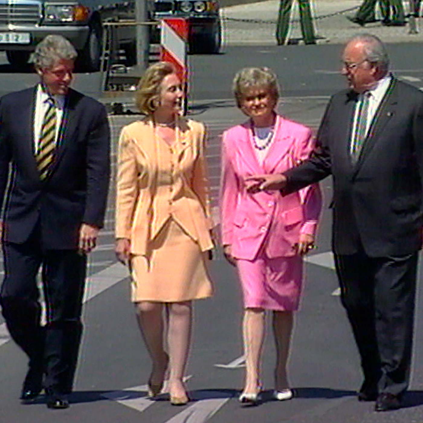 Clinton schreitet und Jelzin tanzt – Das Jahr 1994
