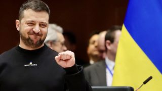 Wolodymyr Selenskyj, PrÃ¤sident der Ukraine, gestikuliert wÃ¤hrend eines EU-Gipfels im EuropÃ¤ischen Parlament. (Bild: dpa)