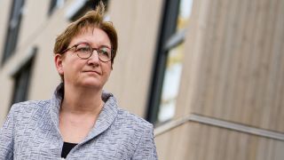 Archivbild: Klara Geywitz (SPD), Bundesministerin für Bau und Wohnen, besucht im Oktober 2022 ein Projekt für 