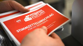 Stimmzettelumschlag fÃ¼r den SPD-Mitgliederentscheid in Berlin