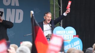 BjÃ¶rn HÃ¶cke, Vorsitzender der AfD in ThÃ¼ringen, spricht bei einer Veranstaltung in Erfurt. (Archivbild)