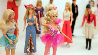 Verschiedene Barbie-Puppen