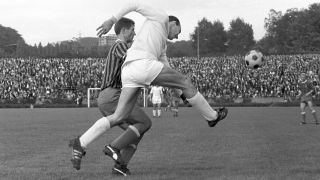 Am ersten Spieltag der ersten FuÃball-Bundesliga Saison 1963/1964 stehen sich am 24. August 1963 der 1. FC SaarbrÃ¼cken und der 1. FC KÃ¶ln gegenÃ¼ber. 