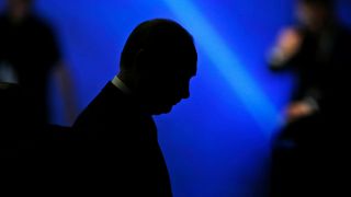 Die Silhouette des russischen PrÃ¤sidenten Wladimir Putin nach einer Rede im Jahr 2016. (Archivbild)