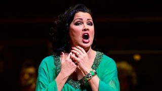 Die russische Sopranistin Anna Netrebko bei einem Konzert.