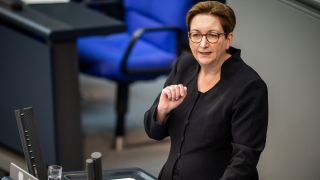 Klara Geywitz (SPD), Bundesministerin fÃ¼r Bau und Wohnen, spricht in der Sitzung des Bundestags mit der ersten Lesung zur Ãnderung des GebÃ¤udeenergiegesetzes.