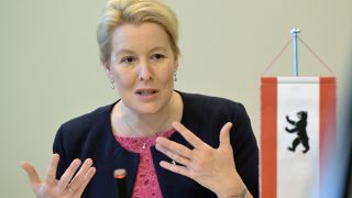 Berlins Wirtschaftssenatorin Franziska Giffey (SPD) spricht bei einer Pressekonferenz