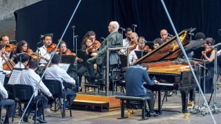 Daniel Barenboim (Dirigent) und Igor Levit (FlÃ¼gel-Spieler) beim West-Eastern Divan Orchestra