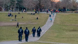 Ein Polizeieinsatz im GÃ¶rlitzer Park.