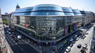 Das Luxuskaufhaus Galeries Lafayette an der FriedrichstraÃe in Berlin-Mitte.