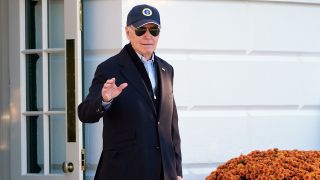 US-PrÃ¤sident Joe Biden verlÃ¤sst das WeiÃe Haus, um zu einem Treffen mit Bundeskanzler Scholz, dem franzÃ¶sischen PrÃ¤sidenten Macron und dem britischen Premierminister Starmer nach Deutschland zu reisen.