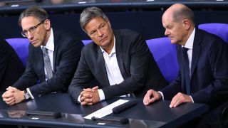 Finanzminister JÃ¶rg Kukies, Wirtschaftsminister Robert Habeck, Bundeskanzler Olaf Scholz