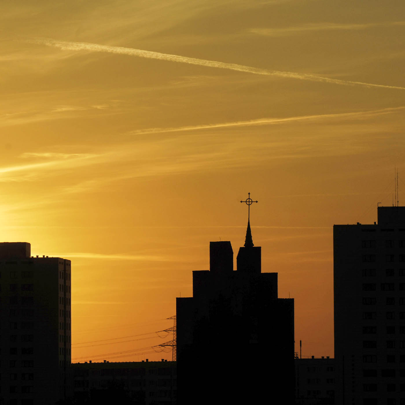 Beten zwischen Plattenbauten - Kirchen in Ostberlin