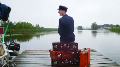 Michael Kessler mit dem Floß auf der Havel © rbb/Stefan Wieduwilt