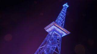 blau angeleuchteter Berliner Funkturm; (Quelle: Paul Zinken/dpa)