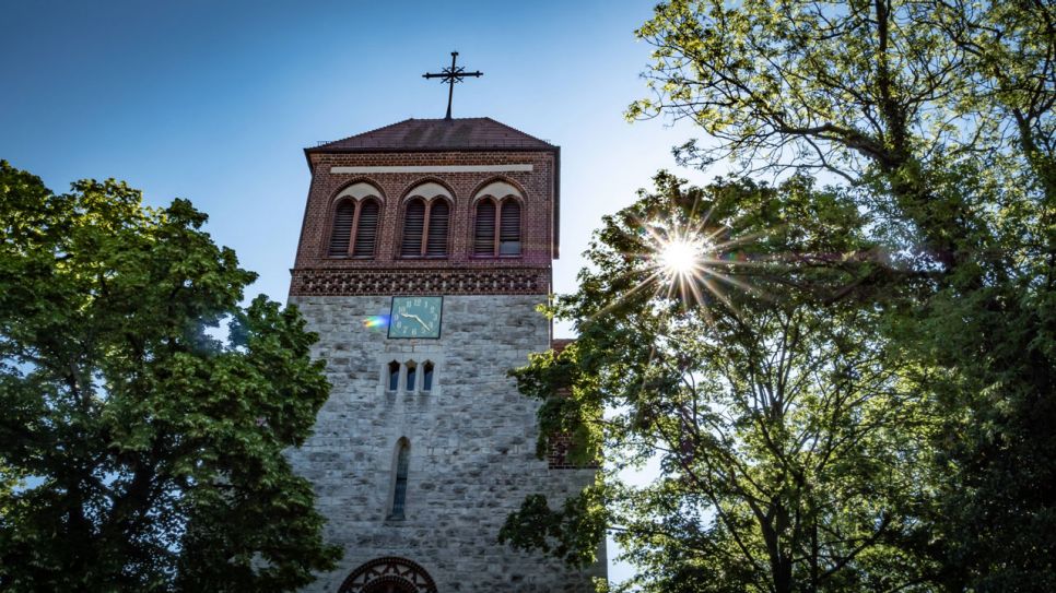 Eine Kirche im Pankower Ortsteil Rosenthal. (Quelle: imago images / Jürgen Ritter)