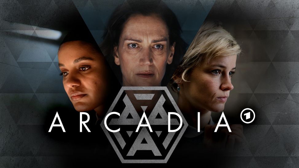 v.l.n.r. Milly (Abigail Abraham), Lena Harms (Natali Broods) und Luz (Lynn van Royen). Bild zur Serie: Arcadia - Du bekommst was du verdienst (1), Quelle: rbb/WDR/jonnydepony