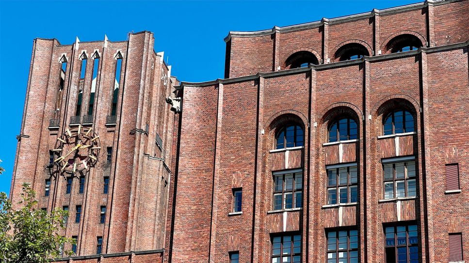 Vor über hundert Jahren als Verlagshaus gebaut - das große Ullsteinhaus (Foto: rbb/ Silke Cölln)