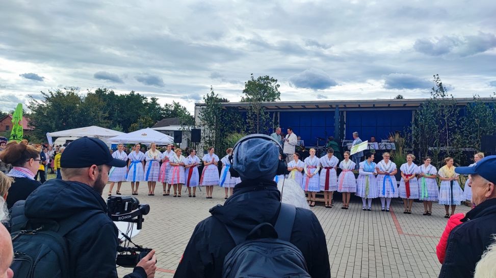 Łužyca beim Dorf- und Erntefest Drachhausen: Uraufführung "Drachhausener Drachenmarsch"