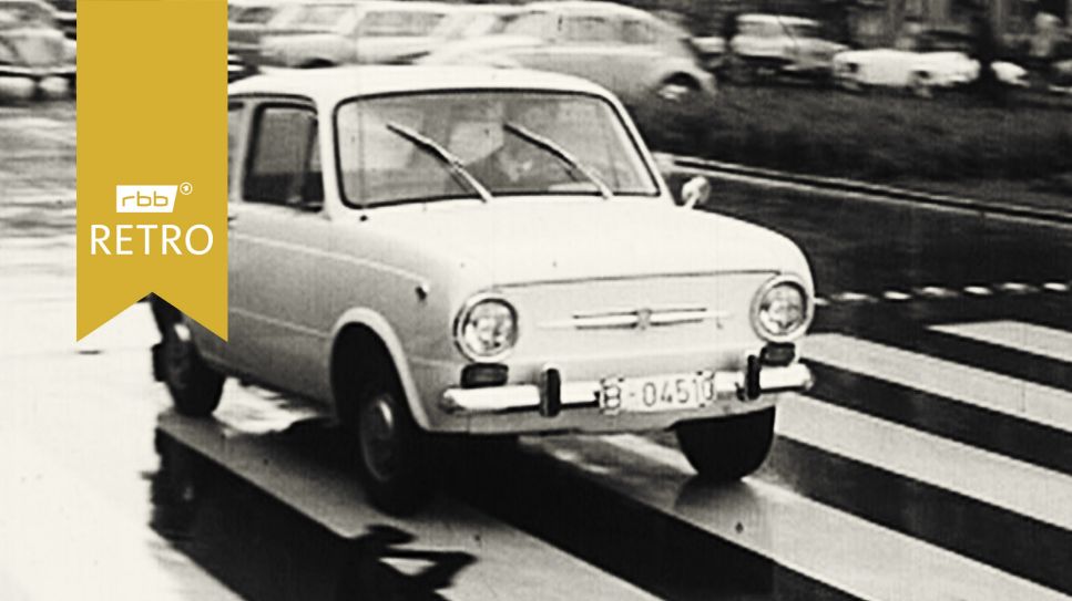Auto Fiat 850 in Fahrt (Quelle: rbb)