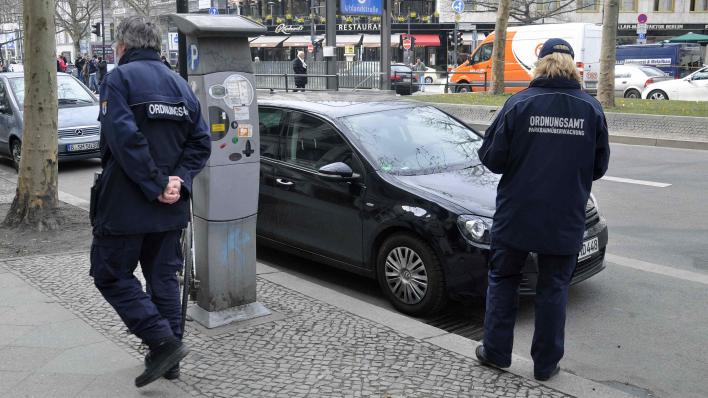 Berlin-Friedrichshain - Falsch geparkt aber immerhin richtig entschuldigt