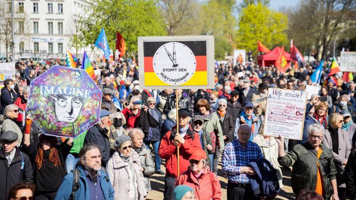 Linken-Politiker veranstalten konkurrierende Ostermärsche: Zerstrittene  Friedensfreunde in Brandenburg