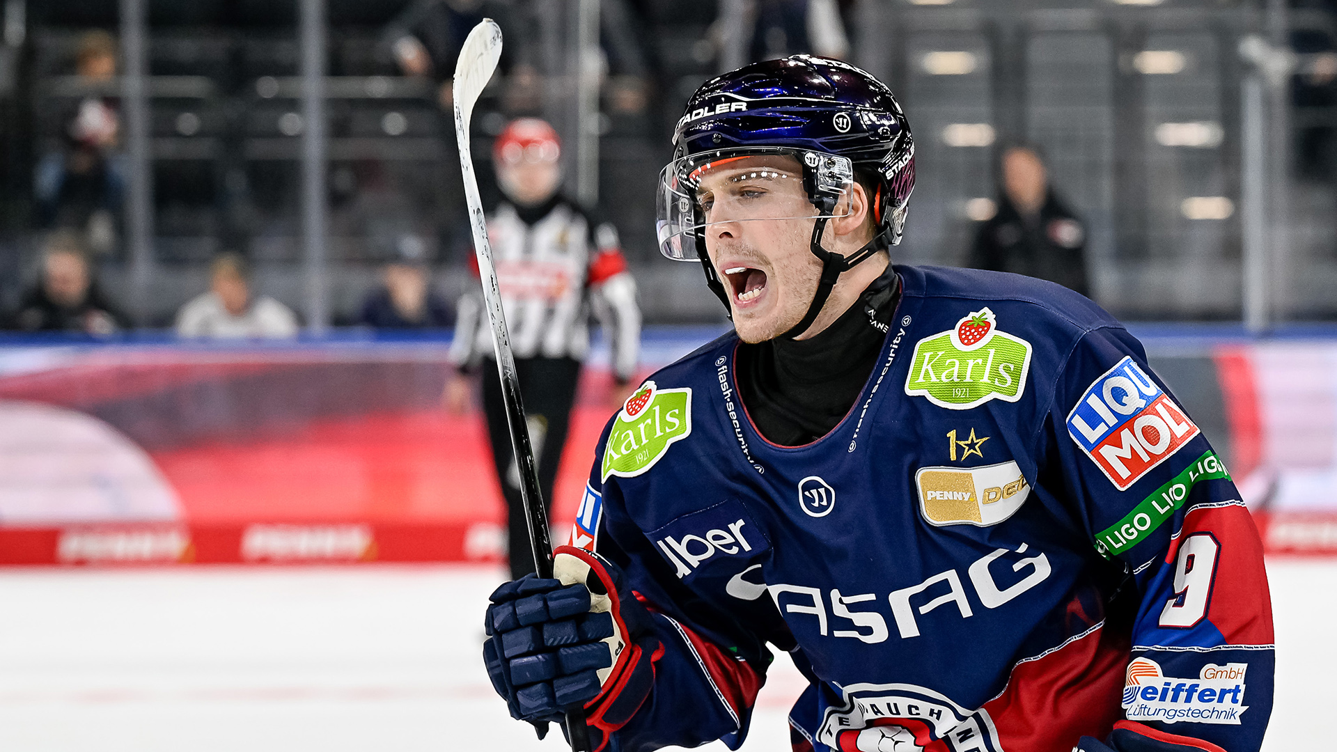 Eisbären-Spieler Ty Ronning jubelt nach Tor (Bild: picture alliance/Eibner-Pressefoto/Heike Feiner)