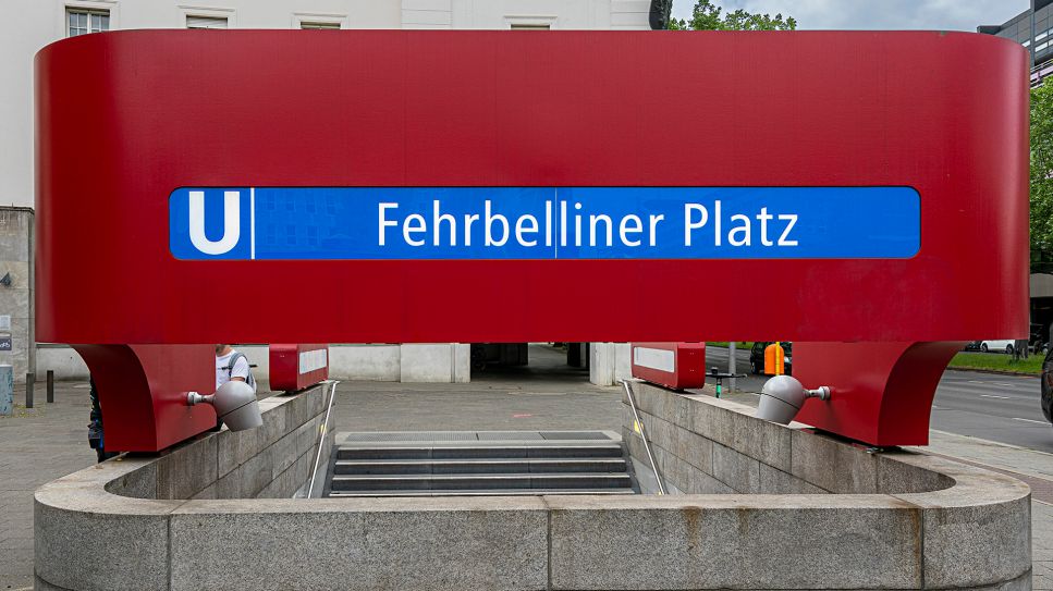 U-Bahnhof Fehrbelliner Platz, von Rainer G. Rümmler entworfen. (Quelle: Picture Alliance/K-H Spremberg/Shotshop)