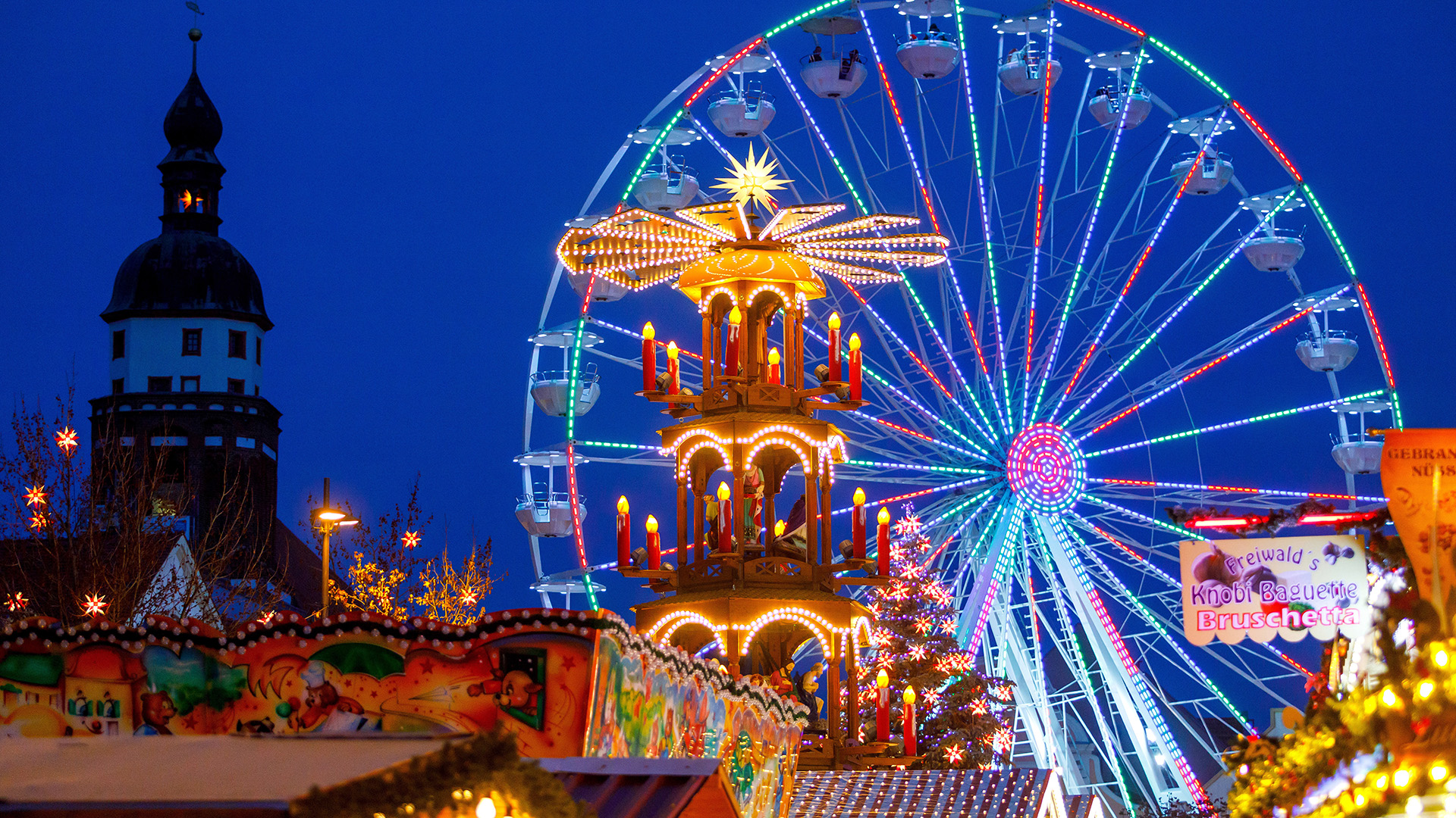 "Weihnachtsmarkt der 1000 Sterne" in der Cottbuser Innenstadt am Abend des 28.11.2022. (Quelle: Picture Alliance/Andreas Franke)